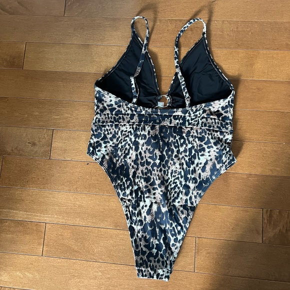 Blush Lingerie - Glow Plunge 1-Piece swimsuit - Picture 4 of 8